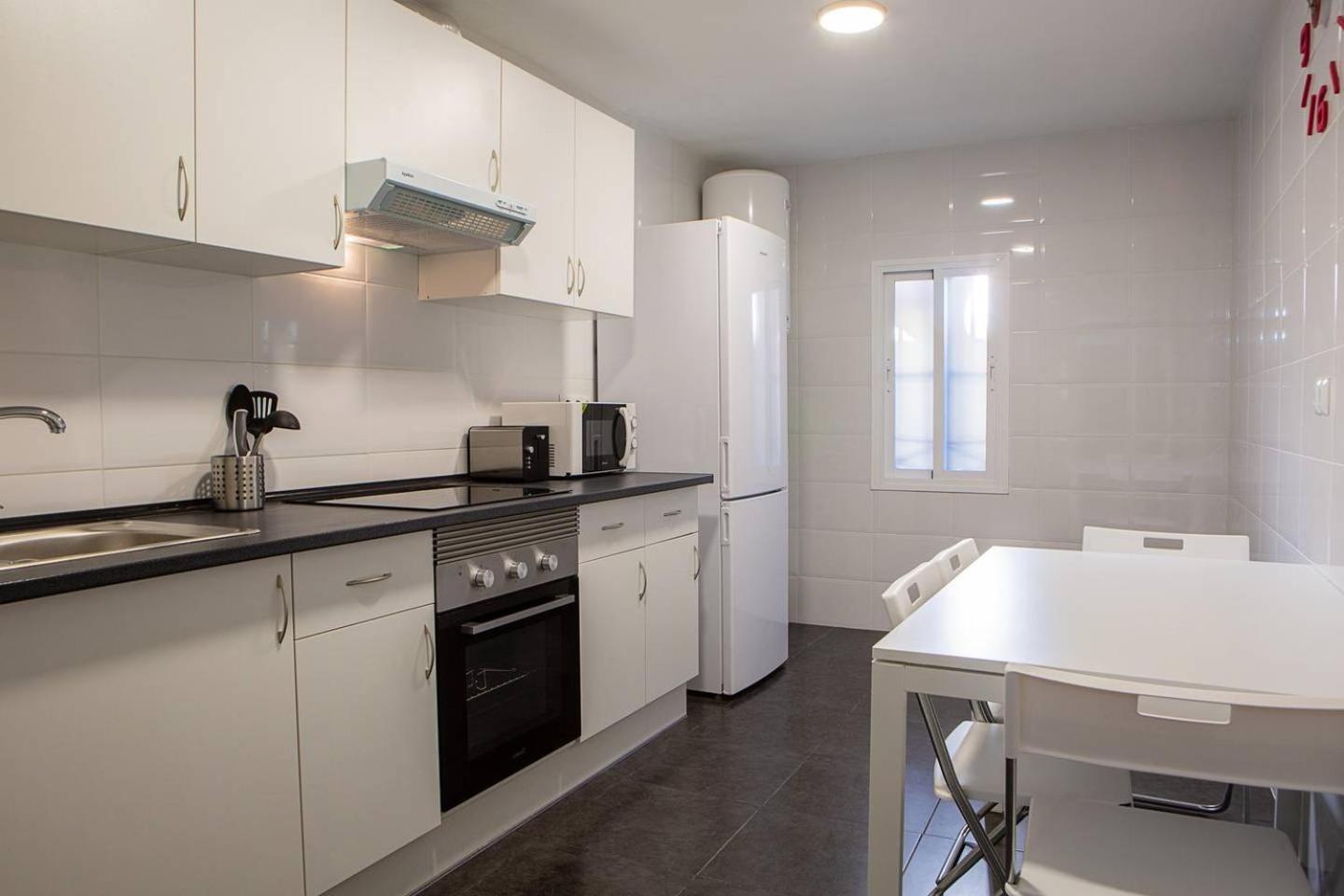 Lovely 3 Bedroom Next To Fuencarral Apartamento *