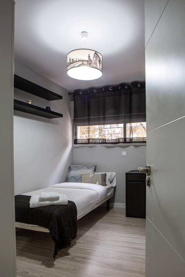 Lovely 3 Bedroom Next To Fuencarral Apartamento Madrid