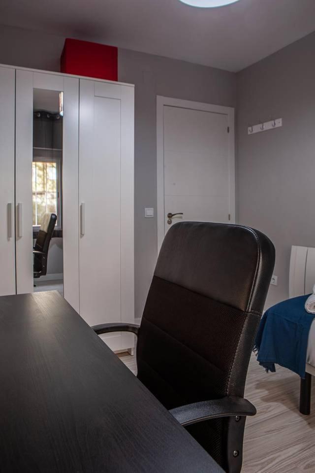 Apartamento Lovely 3 Bedroom Next To Fuencarral Madrid